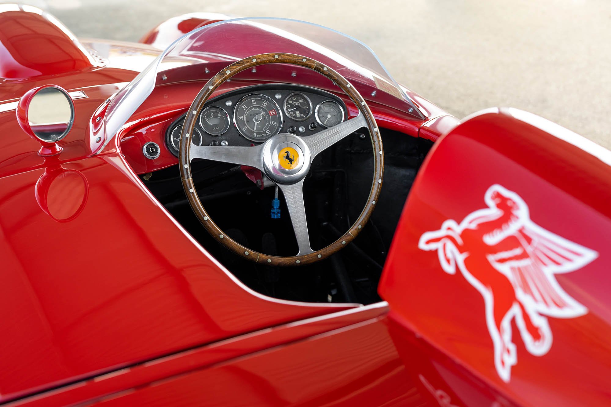 1955-Ferrari-410-Sport-Spider-by-Scaglietti1258140_.jpg