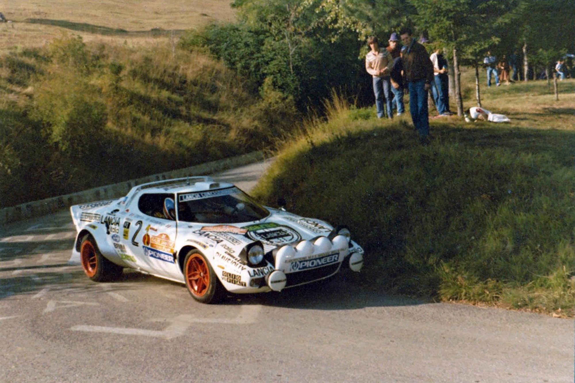 2-Sanremo-21st-1979-TO-M54374-C-FASSINA-Tony-Toni-MANNINI-Mauro-White-Concessionari-Lancia-Italia-1st-IN-RACE-COLOR-093-Kopie.jpg