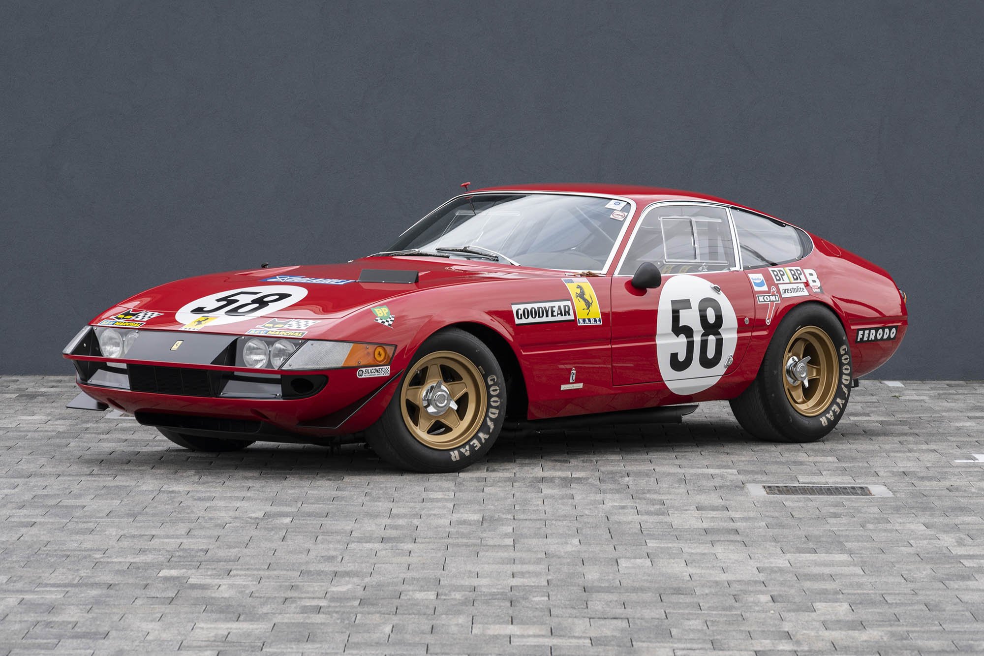 1969-Ferrari-365-GTB_4-Daytona-Competizione1370931_.jpg