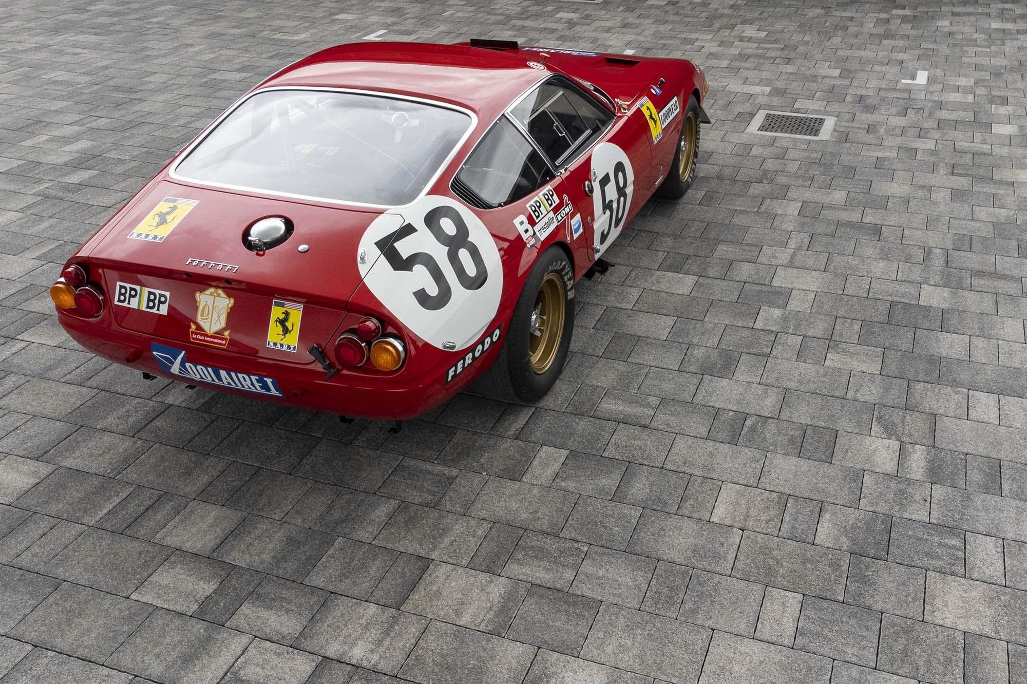 1969-Ferrari-365-GTB_4-Daytona-Competizione1370932_.jpg