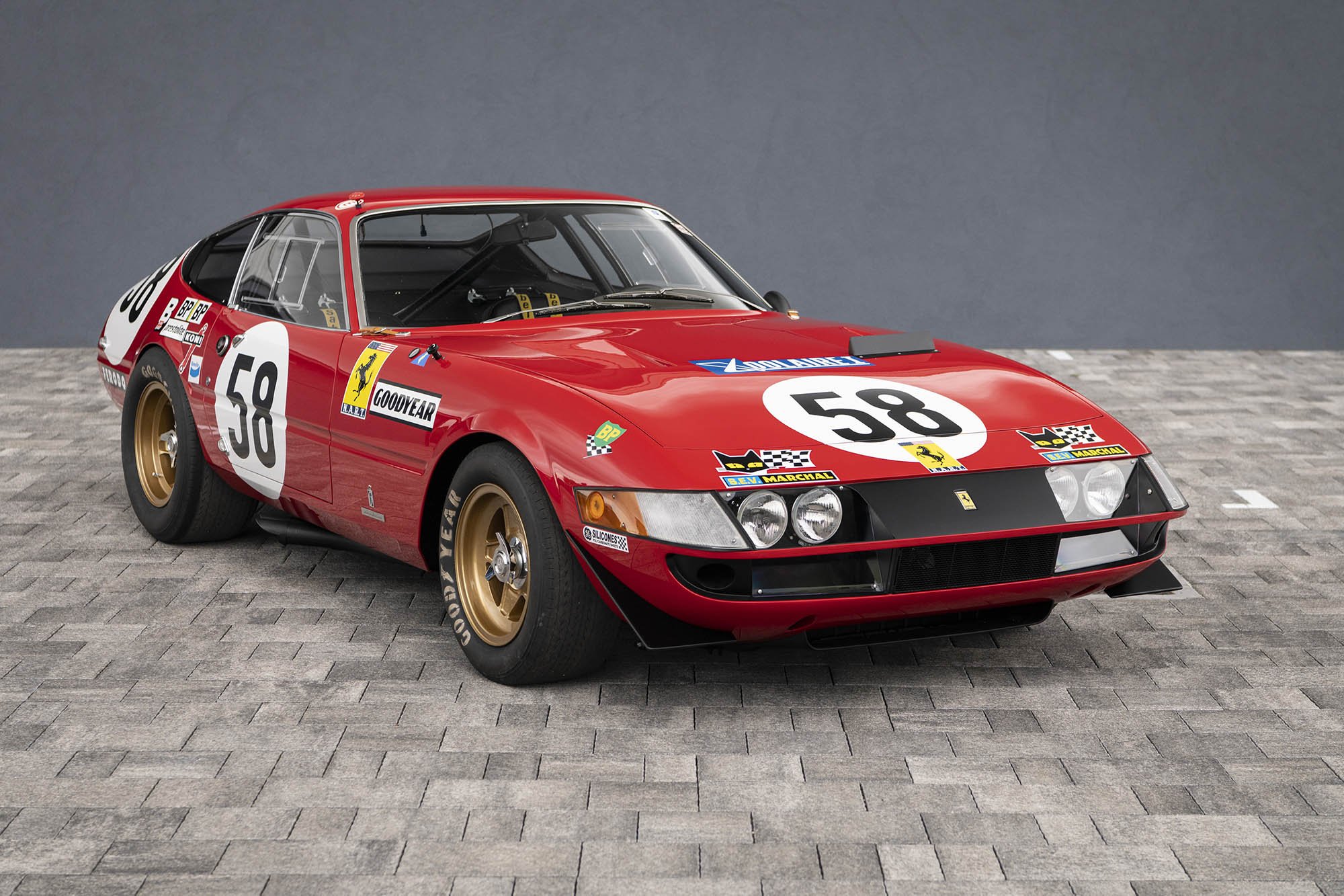 1969-Ferrari-365-GTB_4-Daytona-Competizione1370940_.jpg