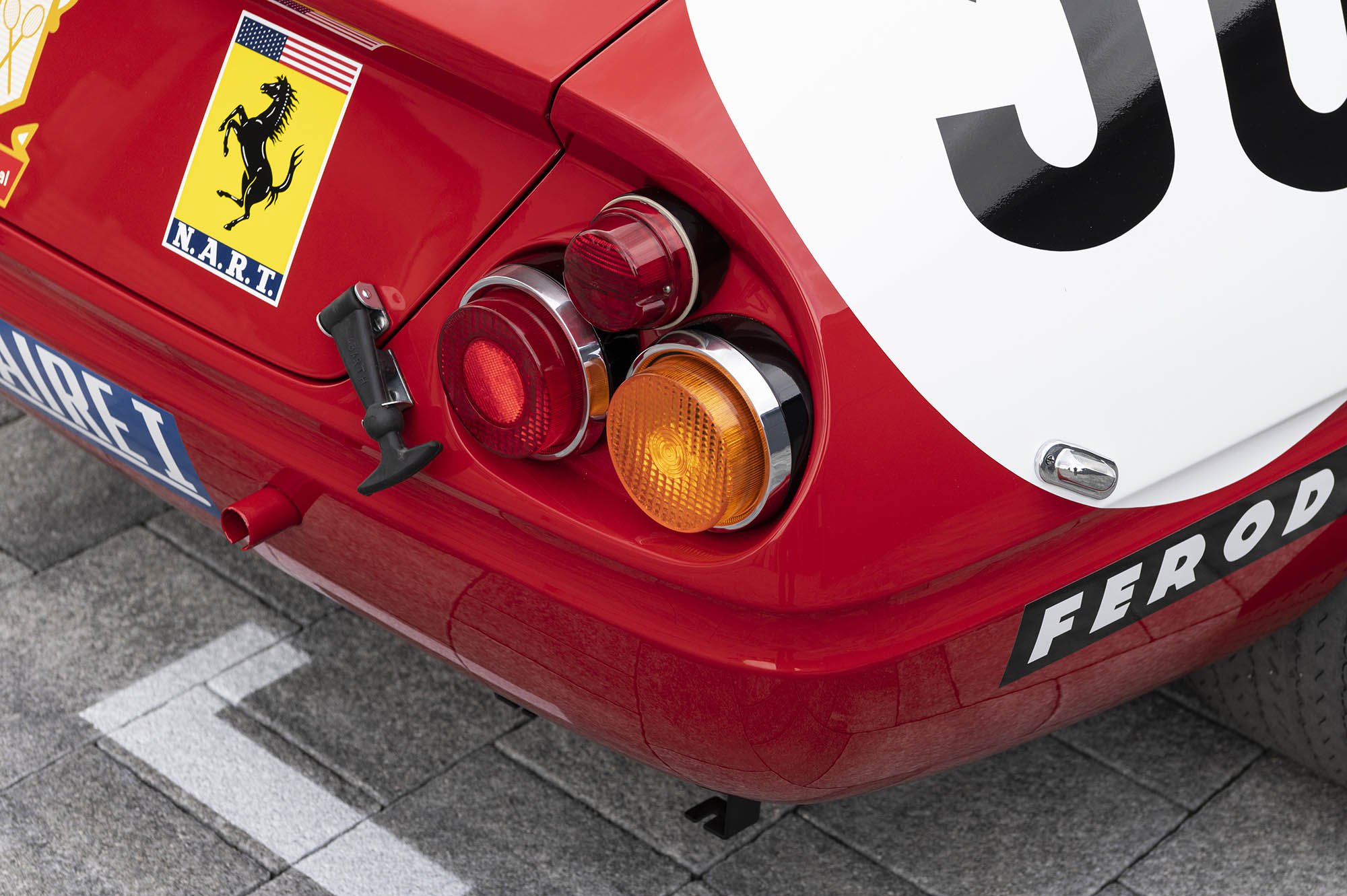 1969-Ferrari-365-GTB_4-Daytona-Competizione1370971_.jpg
