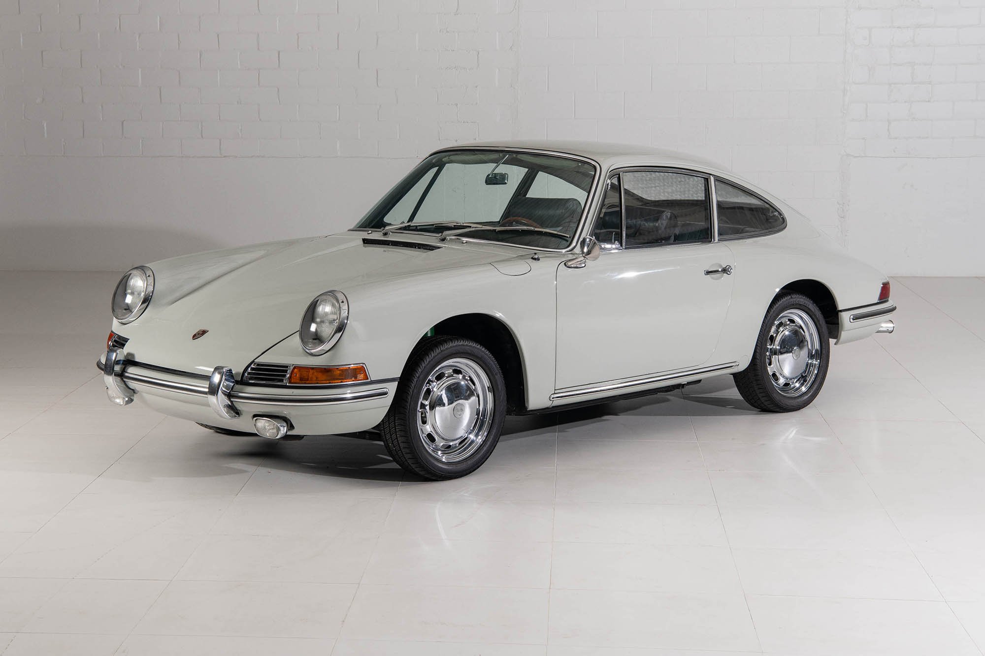 1965-Porsche-911-Coupe1414262_.jpg