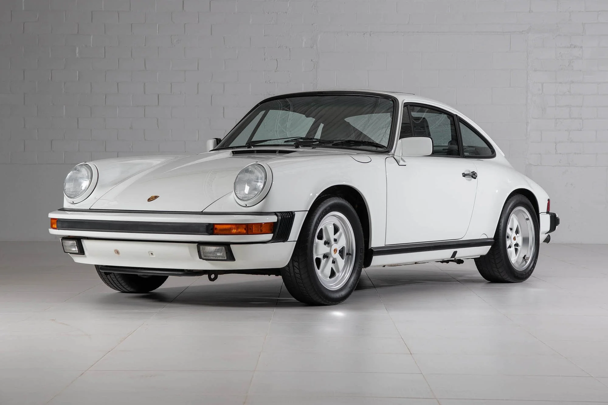 1989-Porsche-911-Carrera-Coupe1405906_.jpg