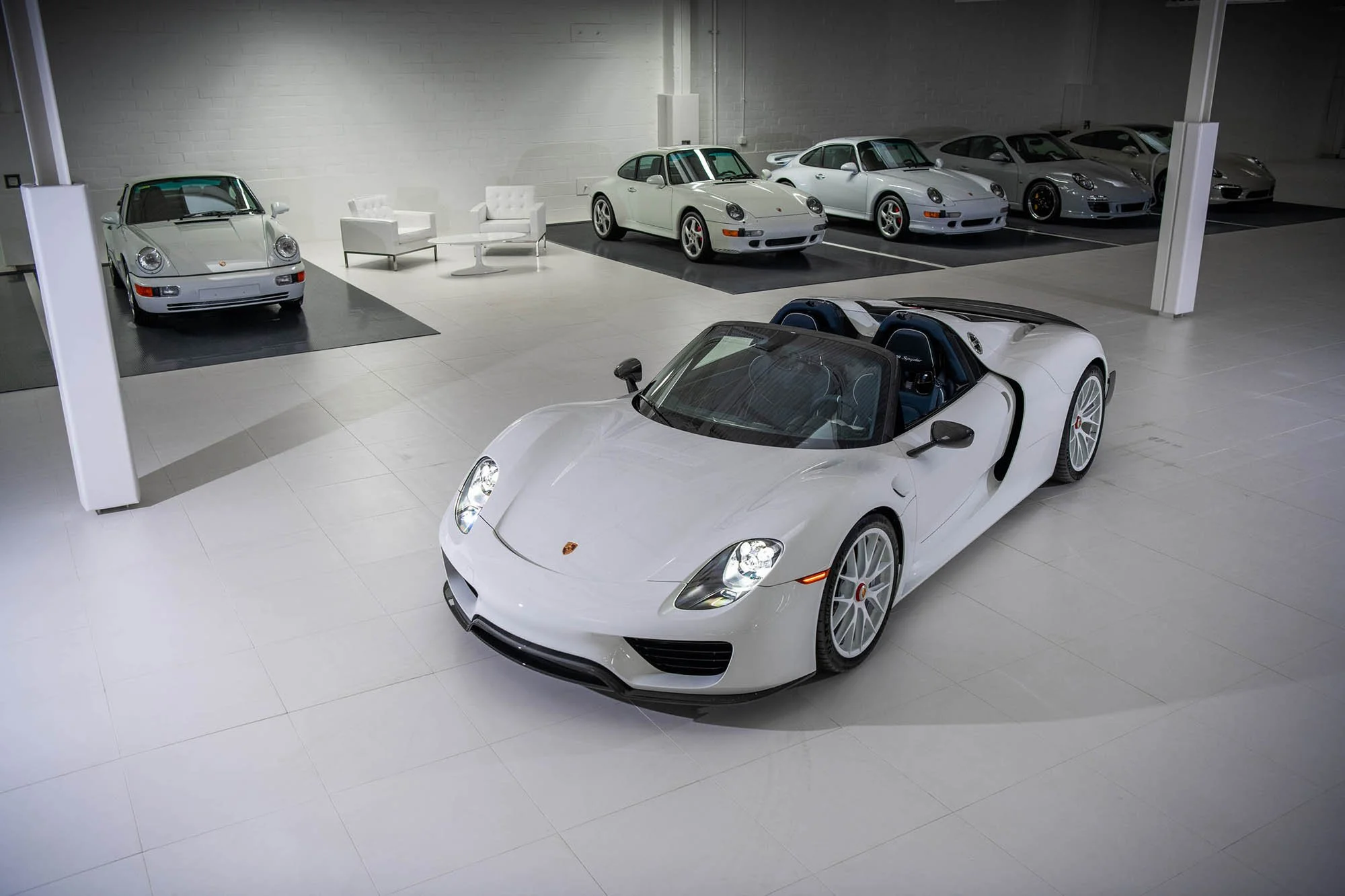 2015-Porsche-918--Weissach--Spyder1405518_.jpg