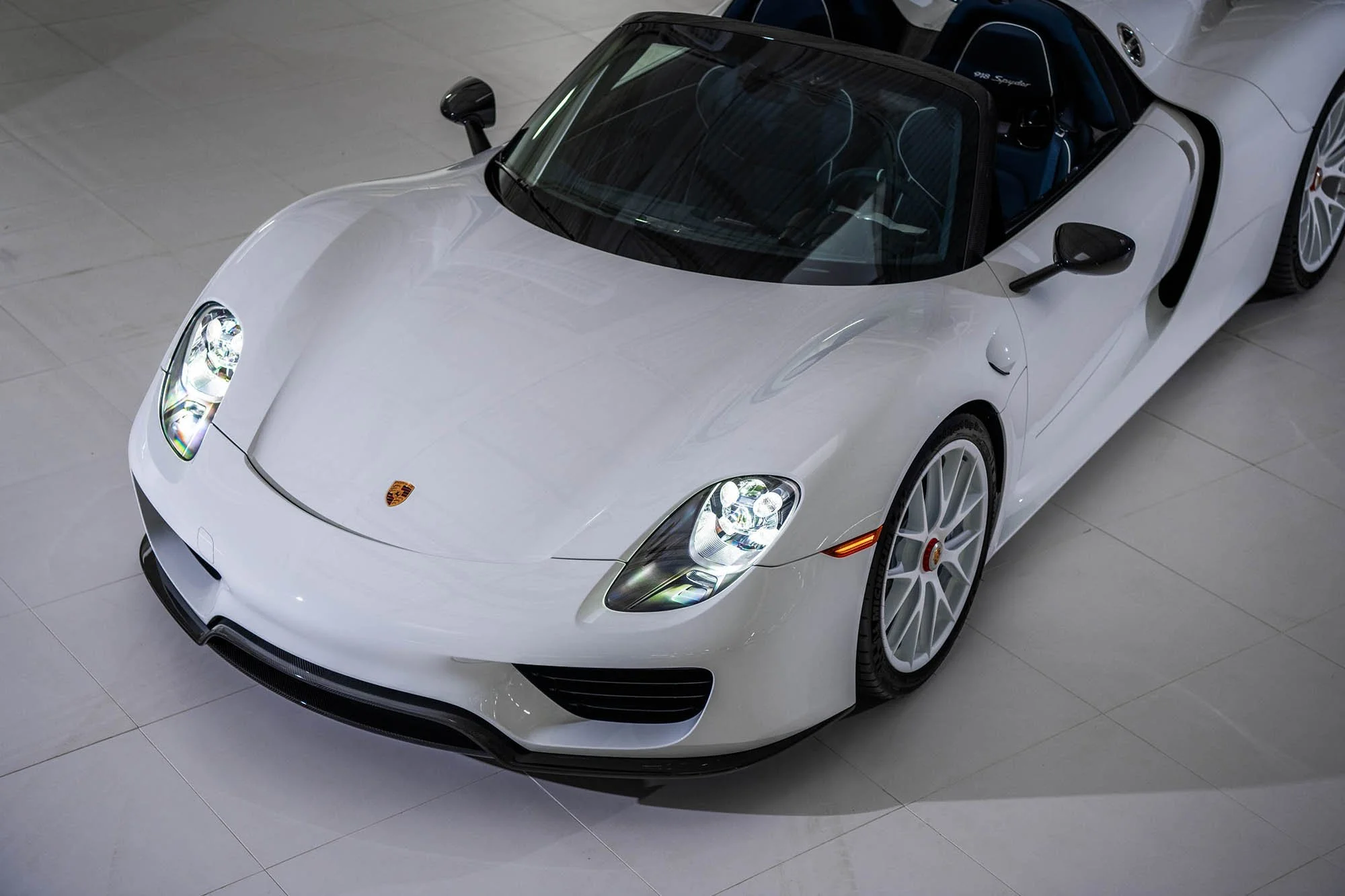 2015-Porsche-918--Weissach--Spyder1405529_.jpg