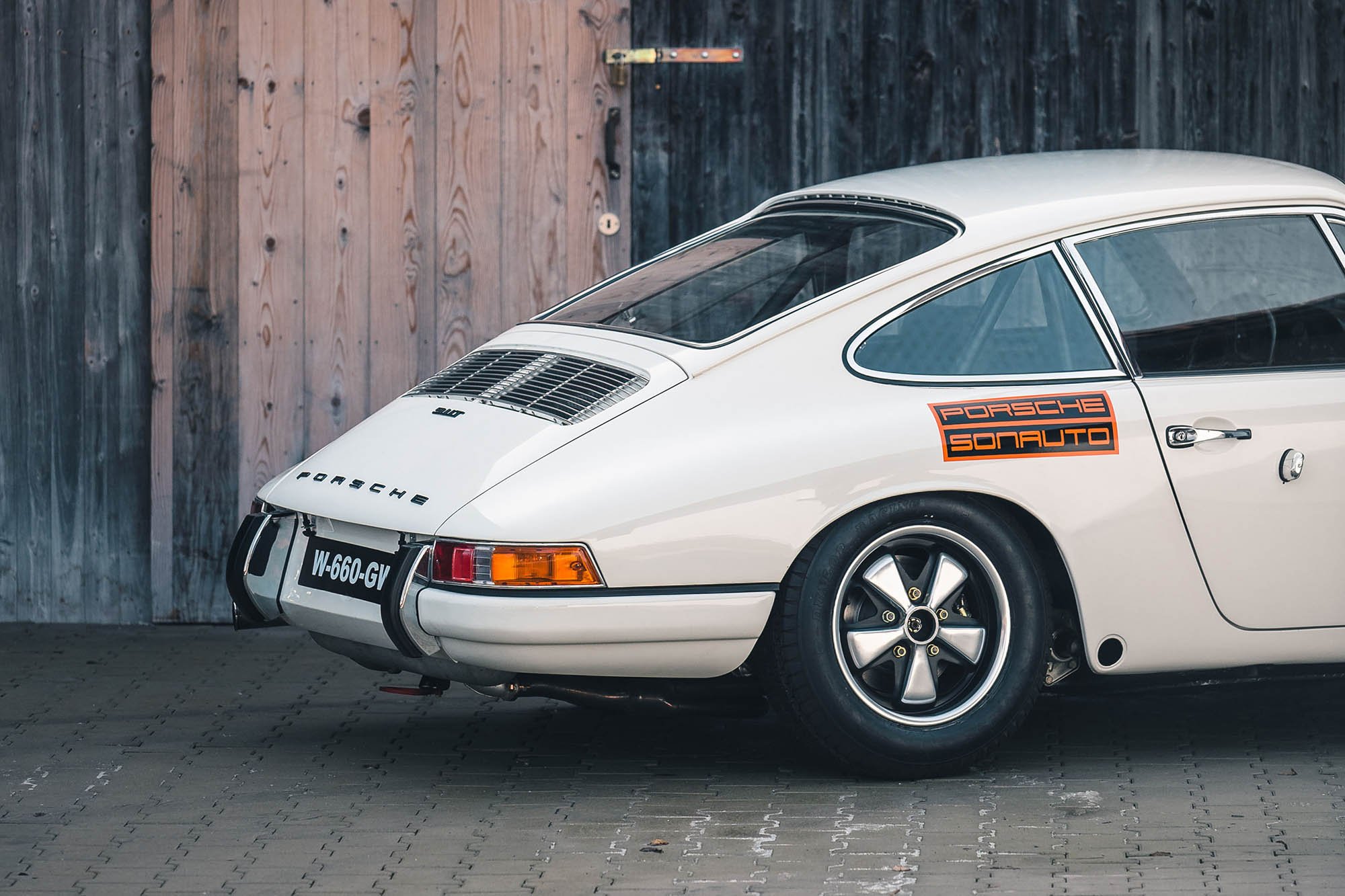 1968-Porsche-911-T_R1450280_.jpg