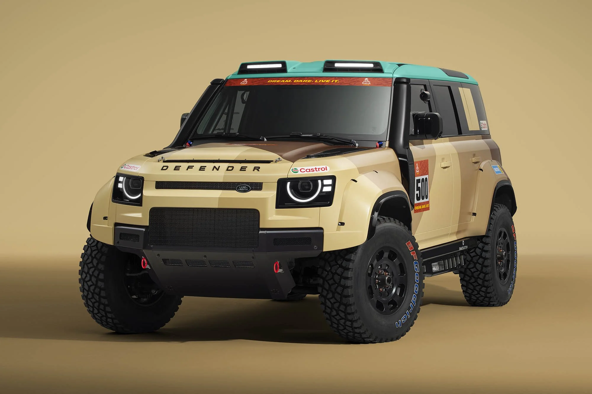 DEFENDER_DAKAR_D7X-R_500_FRONT_3-4_16X9.jpg