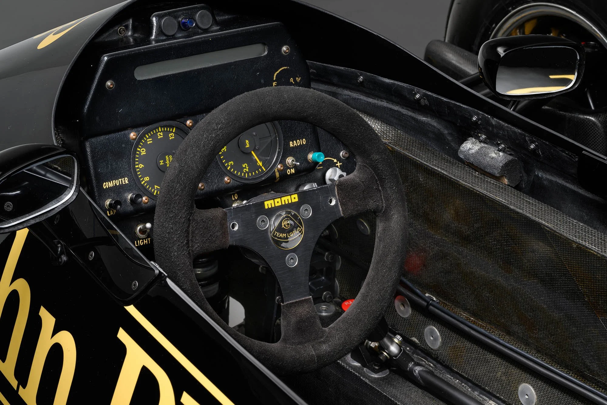 1986-Lotus-98T_1425759.jpg