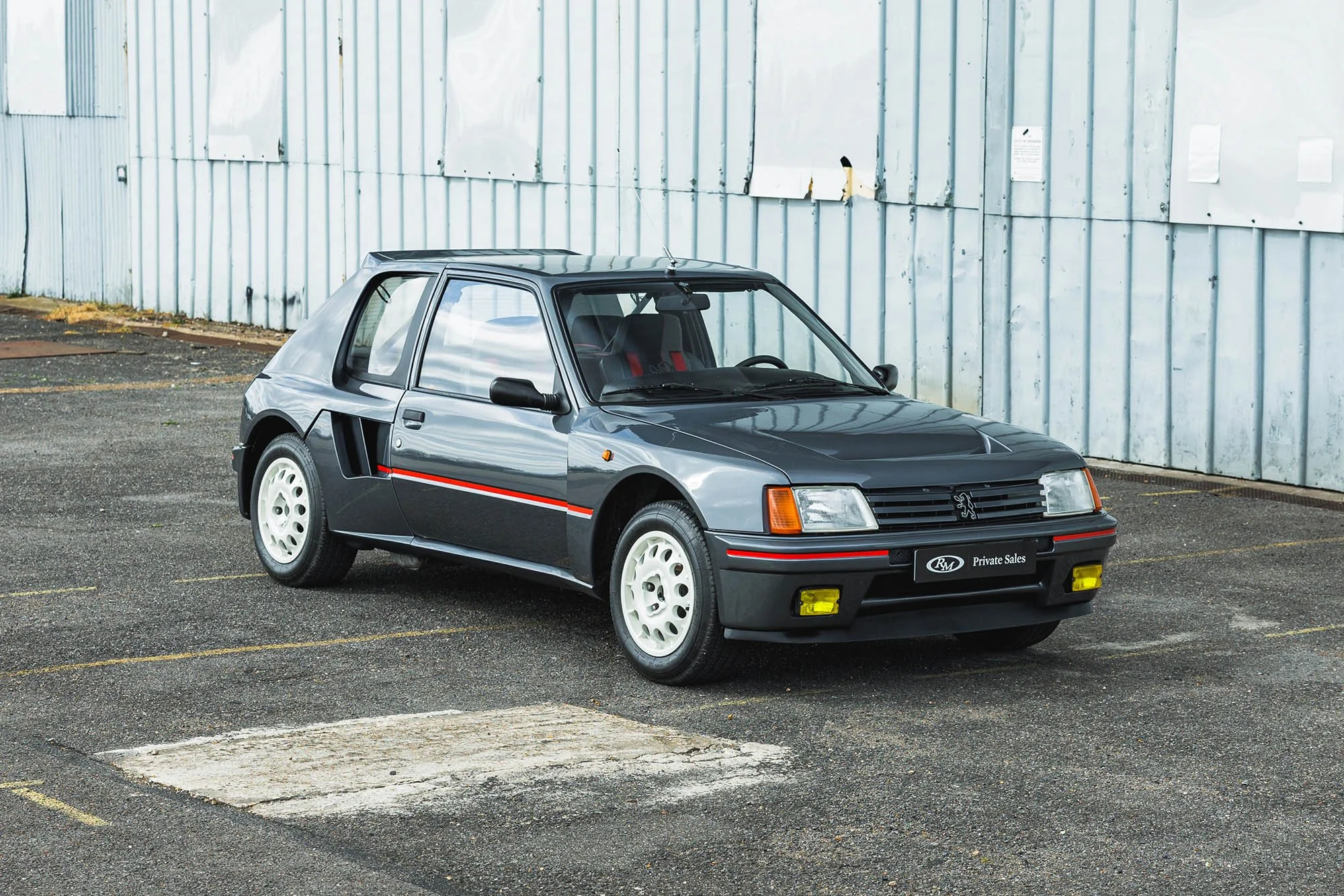 1984-Peugeot-205-Turbo-16_1441950.jpg