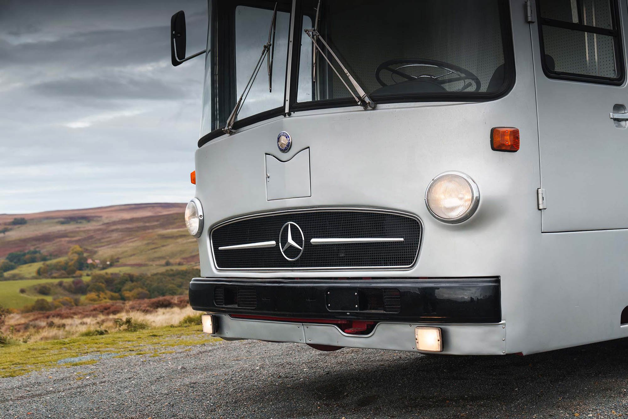 6a41443880fcbddbec86cb5f_15-1975-mercedes-benz-o317-porsche-renntransporter.jpg
