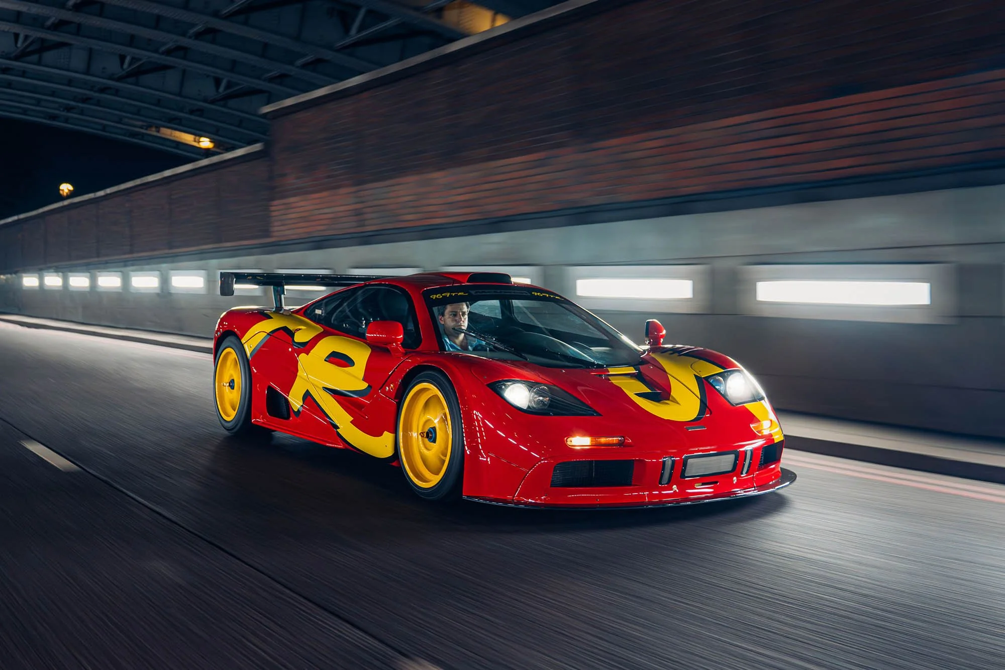 1996-McLaren-F1-GTR_1464767.jpg