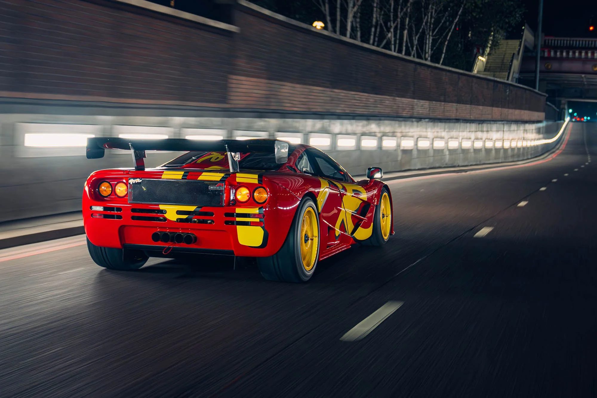 1996-McLaren-F1-GTR_1464768.jpg