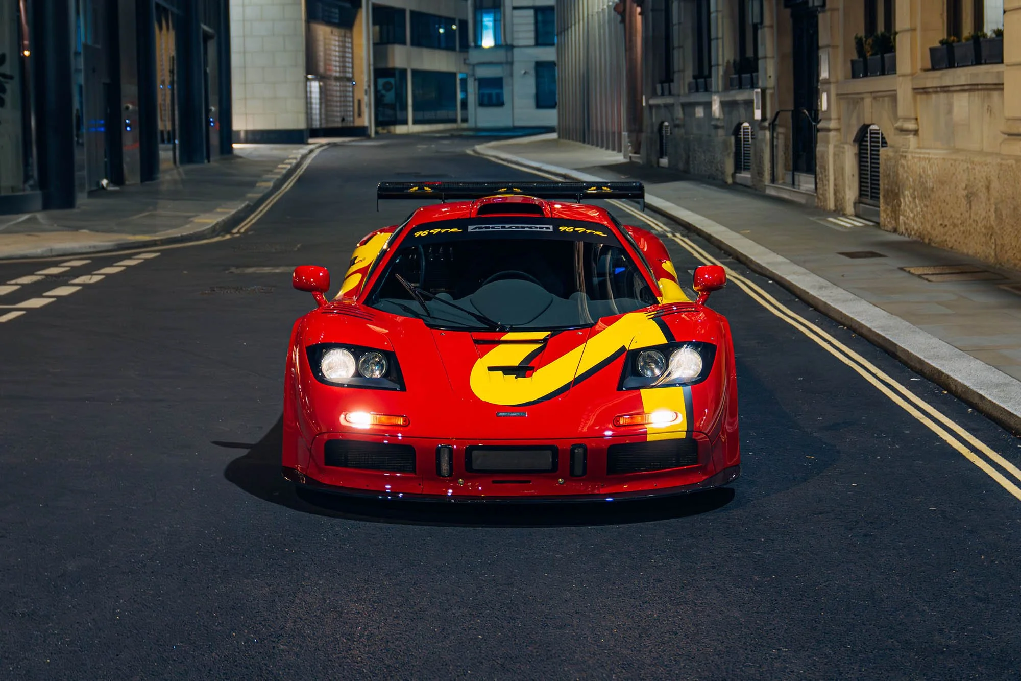 1996-McLaren-F1-GTR_1464772.jpg