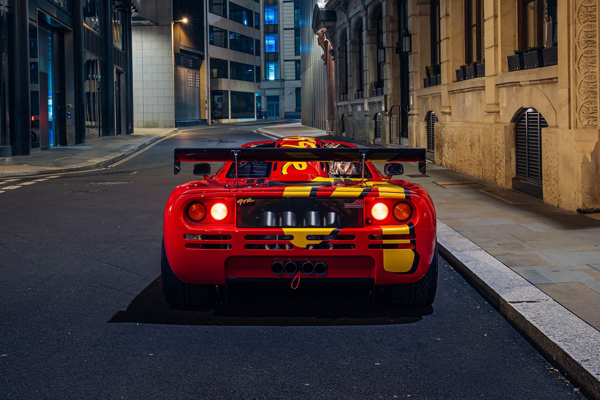 1996-McLaren-F1-GTR_1464773.jpg