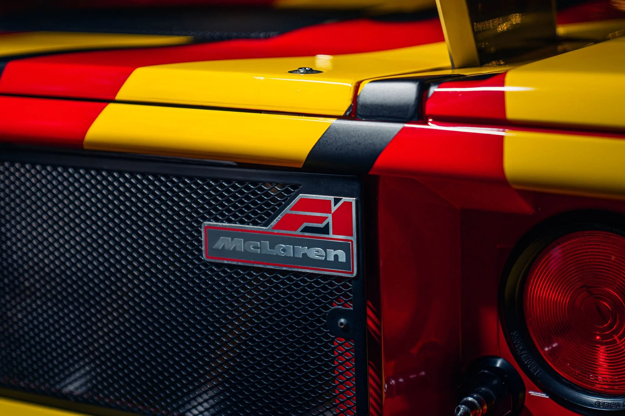 1996-McLaren-F1-GTR_1464780.jpg