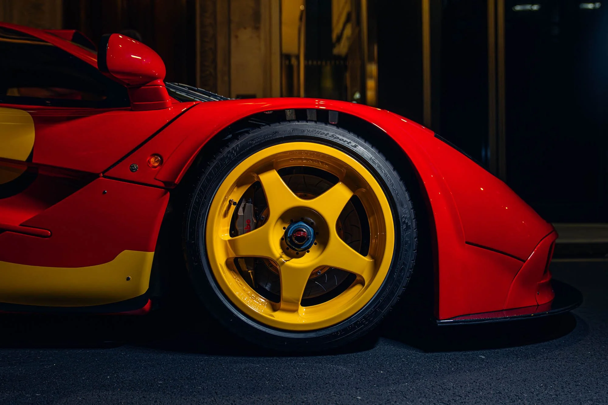1996-McLaren-F1-GTR_1464779.jpg