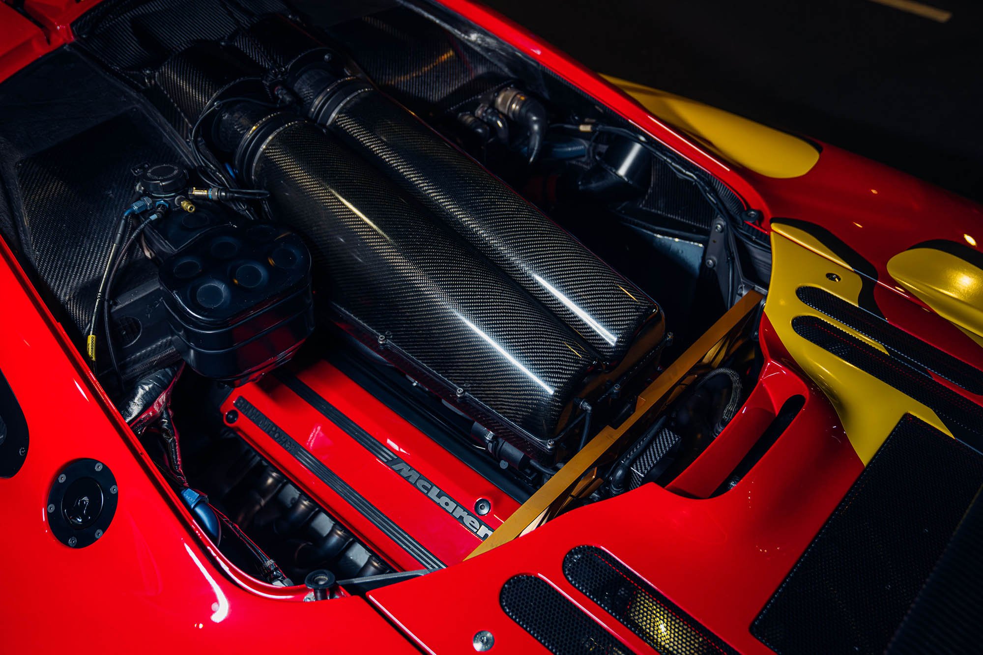 1996-McLaren-F1-GTR_1464794.jpg