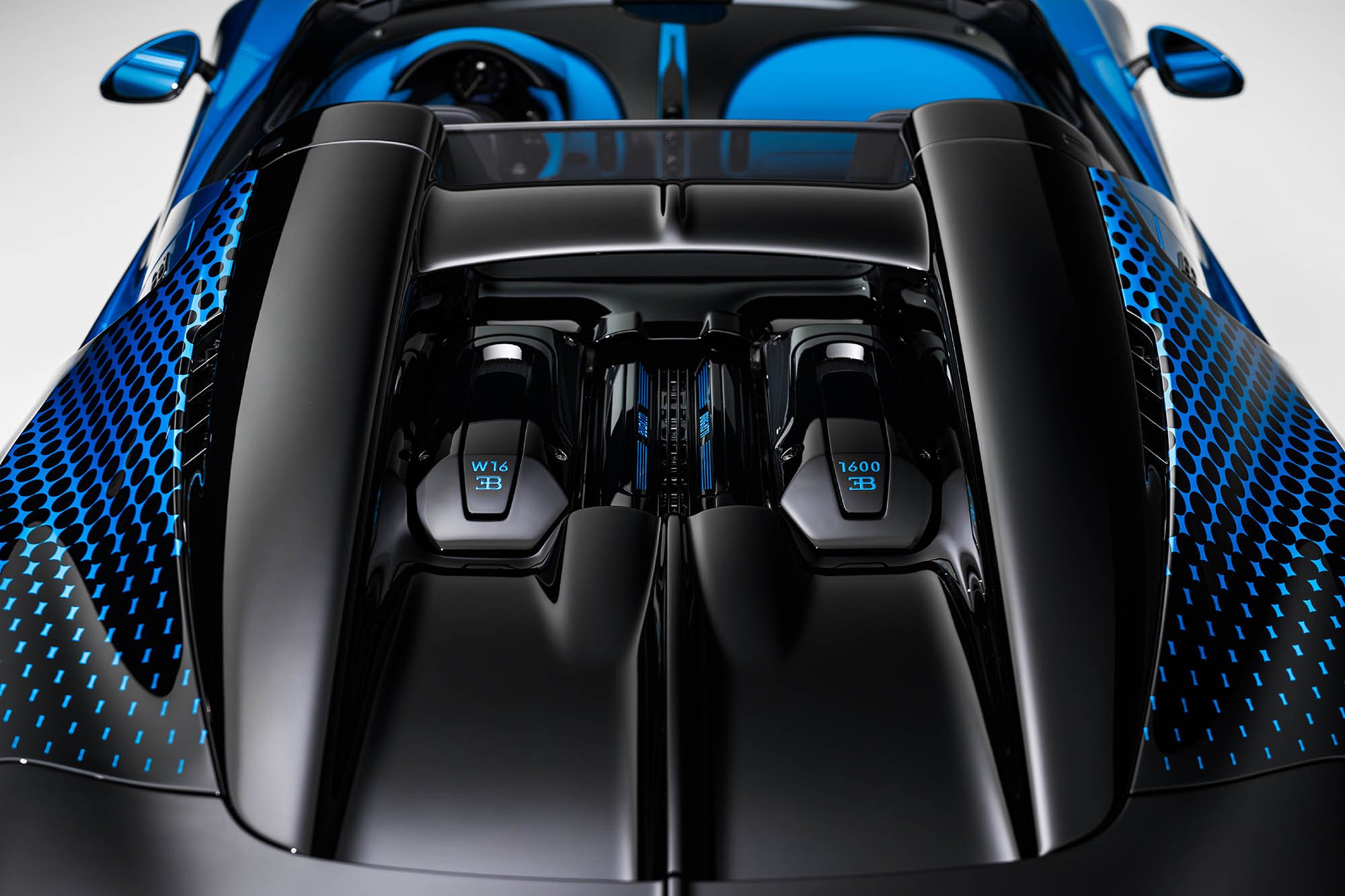 12 BUGATTI-Mistral-Sur-Mesure-Fly-Bug.jpg