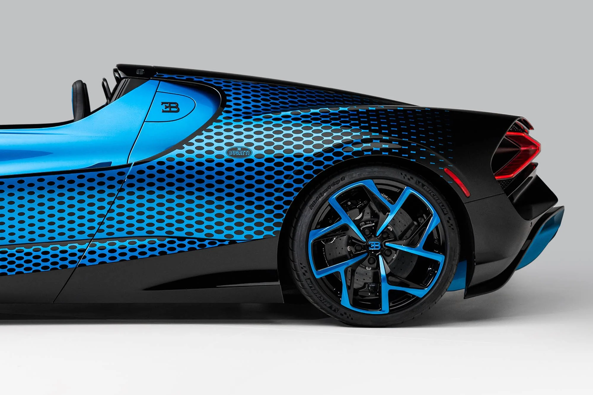 03b BUGATTI-Mistral-Sur-Mesure-Fly-Bug.jpg
