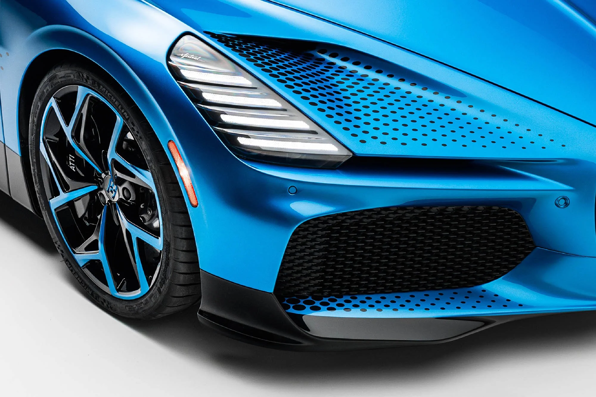 07b BUGATTI-Mistral-Sur-Mesure-Fly-Bug.jpg
