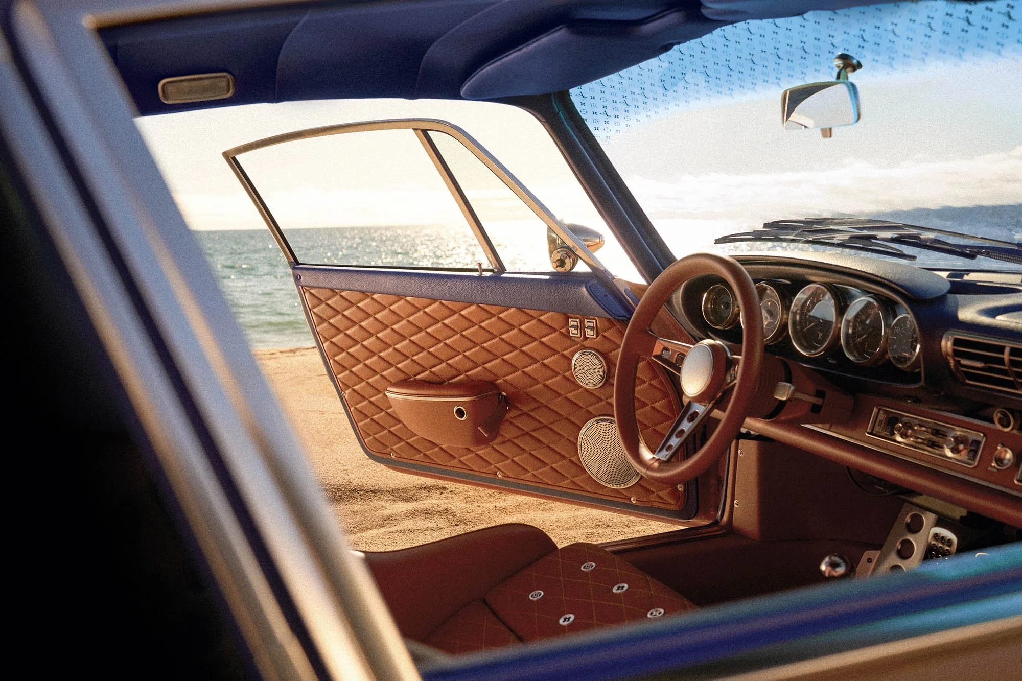 Porsche 911 Reimagined by Singer - Classic02.jpg