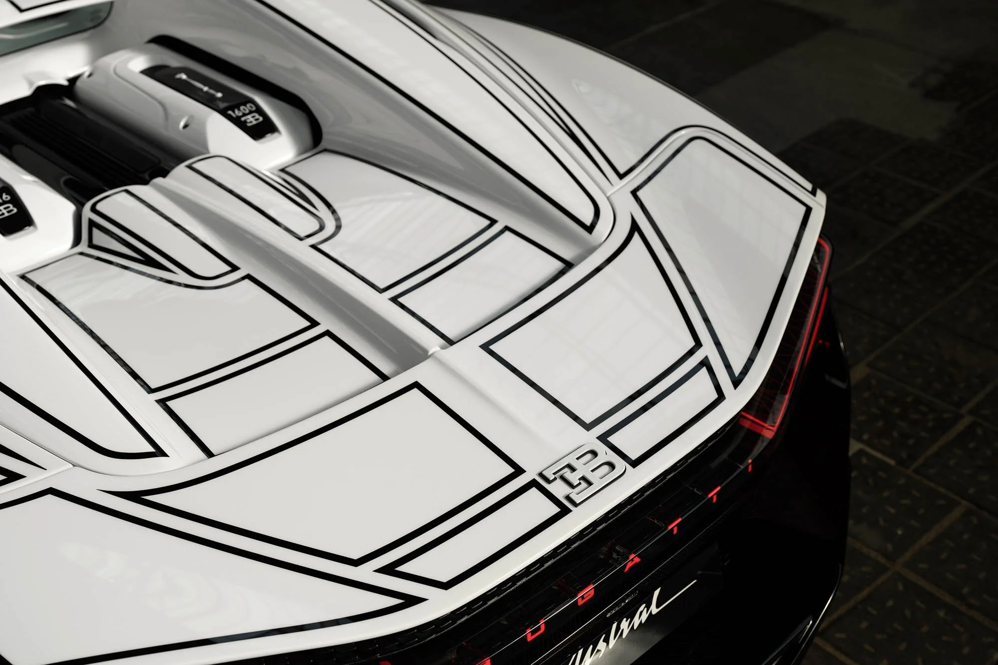 12 BUGATTI-Sur-Mesure-KPM.jpg
