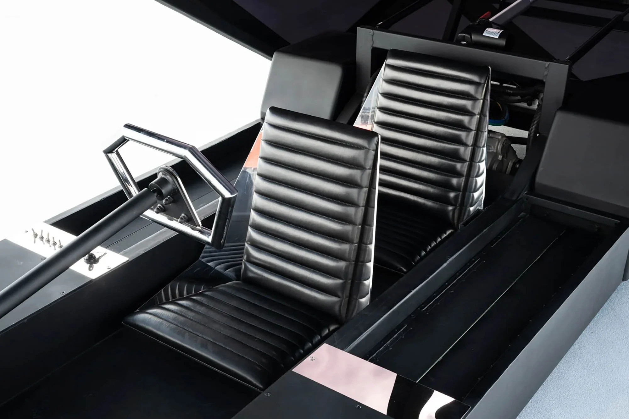 2018-united-nude-lo-res-concept-car (24).jpg