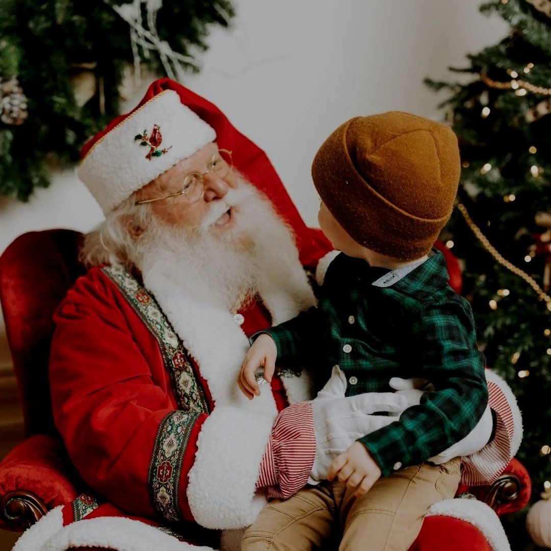 Holiday Magic, Photos With Santa!