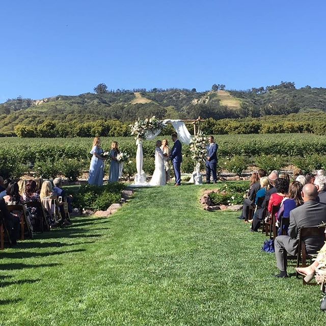 #TBT to last weekend's wedding for J&amp;S! Had lots of fun celebrating these two, the season is in full effect!  #wedding #weddingseason #love #dj