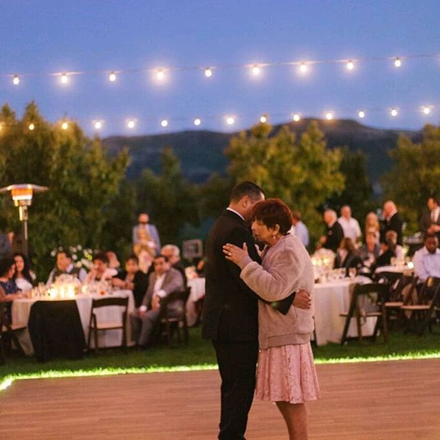 That special bond between mother and son! &hearts;️😍🥰&hearts;️ Had a great time celebrating S&amp;C, thank you for having me! #wedding #2019wedding 📸: @lindseydrewes Venue:@gerryranchweddings 
Rentals: @casicieloweddings 
Cake: @sugarlabbakeshop 
