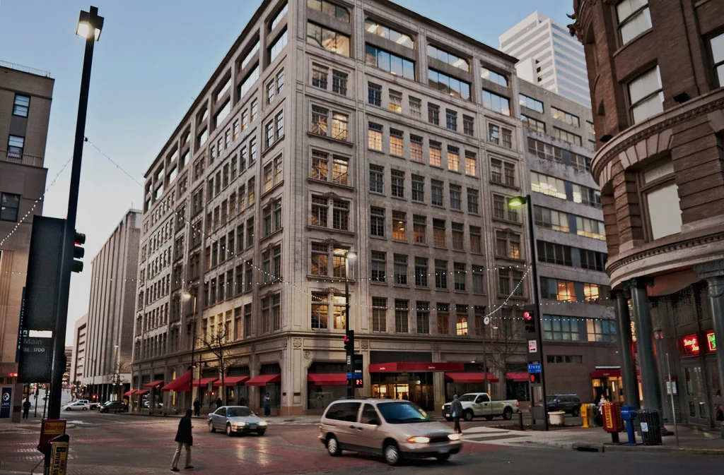 NEIMAN MARCUS GOES UP FOR SALE