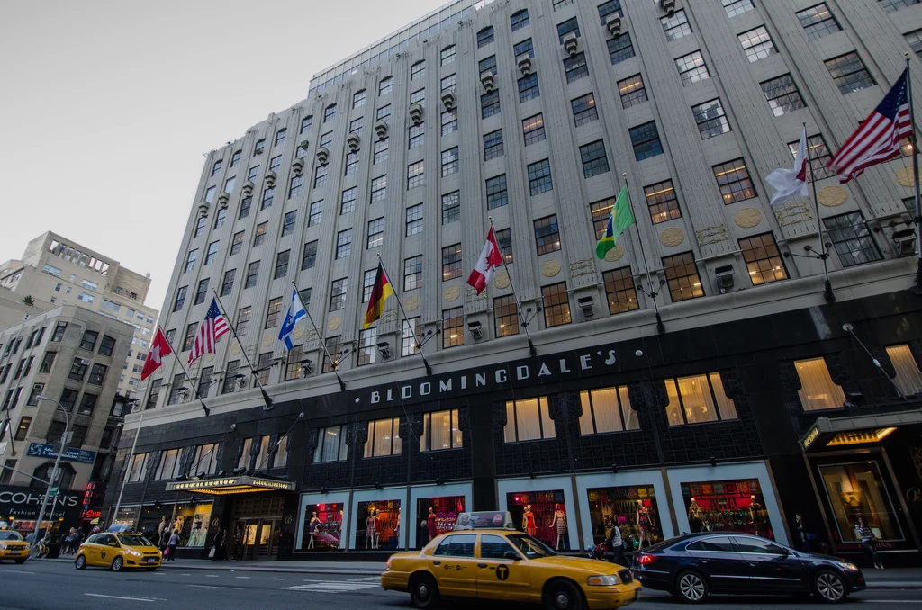 Retail Workers Fight to Get a Cut in the Era of E-Commerce