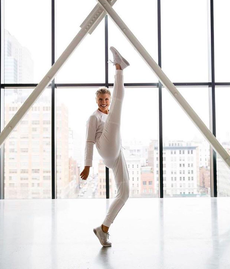 DANCE CLASS WITH AMANDA KLOOTS