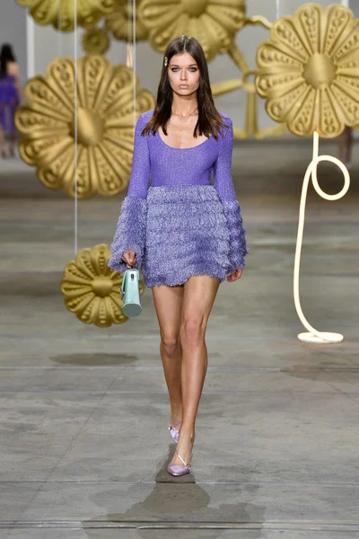 Alice+McCall+Runway+Mercedes+Benz+Fashion+37IGkfsNNHyl.jpg