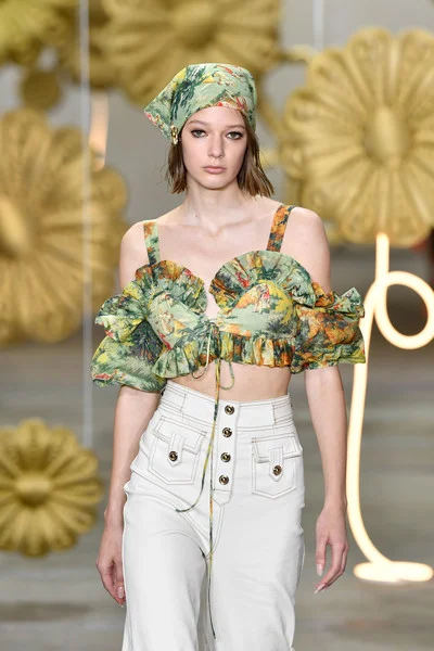 Alice+McCall+Runway+Mercedes+Benz+Fashion+cP6gayhXn16l.jpg