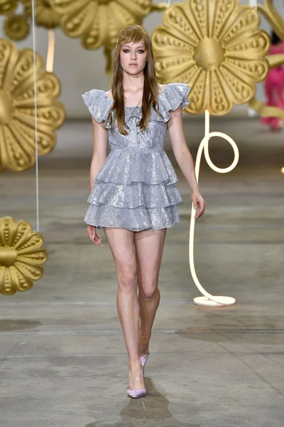 Alice+McCall+Runway+Mercedes+Benz+Fashion+p6_2R-8VR_El.jpg