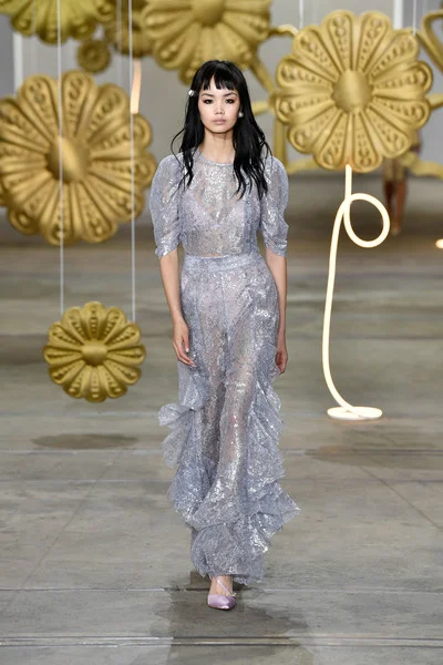 Alice+McCall+Runway+Mercedes+Benz+Fashion+qpYm7hMczdzl.jpg