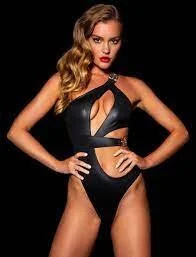 HONEY BIRDETTE RUNWAY SHOW