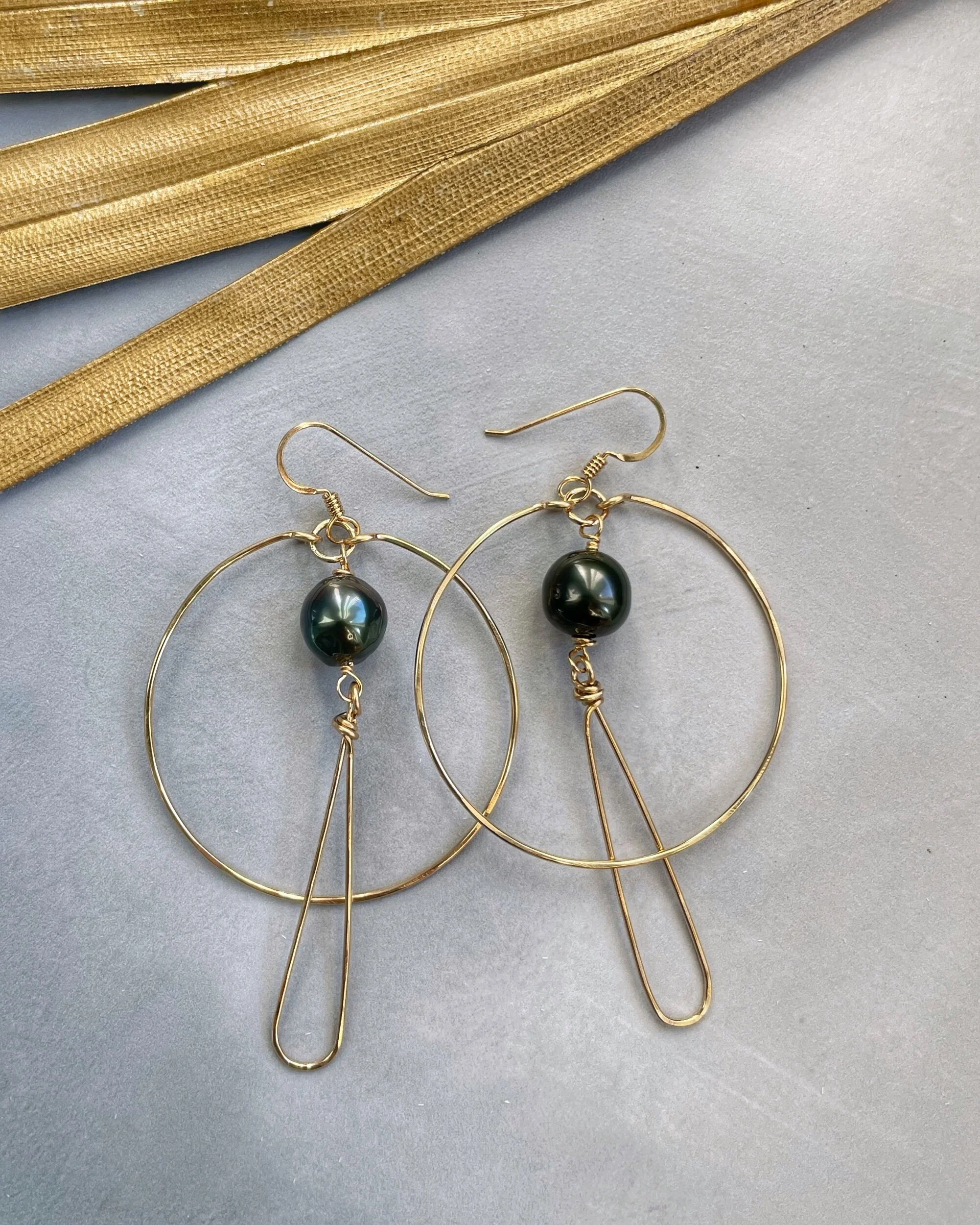 9CA87477-F740-4AA3-A01B-83F9DF52A2D2