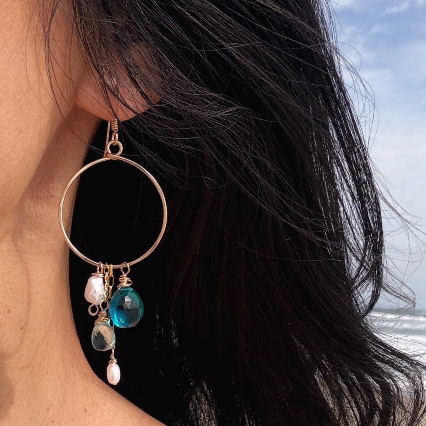 Heyyyy Honolulu! Some jewelry is headed your way to The Seamless Shop. Made with aloha. 🌈🤙🏼🩵