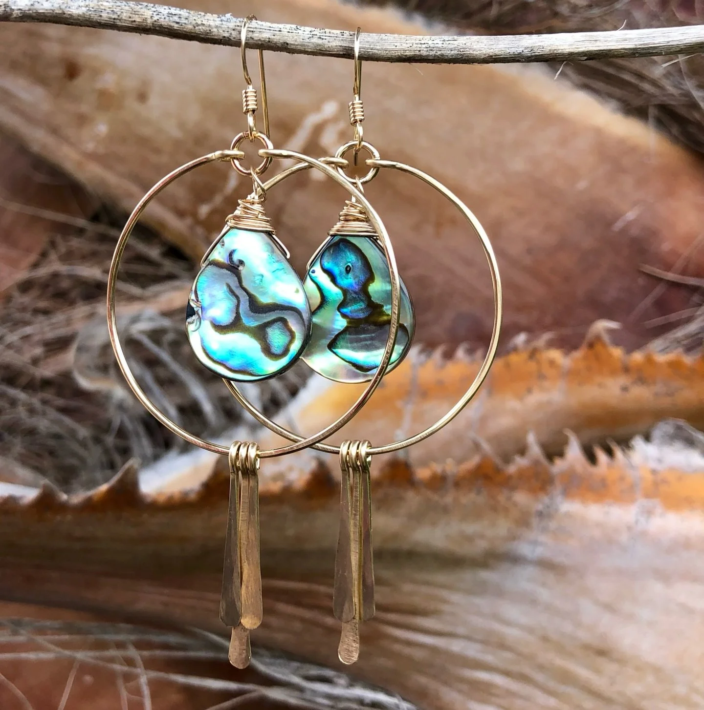 Heyyyyyy, my beach lovers in Pacifica!! A big restock of all your abalone favorites are on the way to @sirens_boutique at Rockaway Beach!