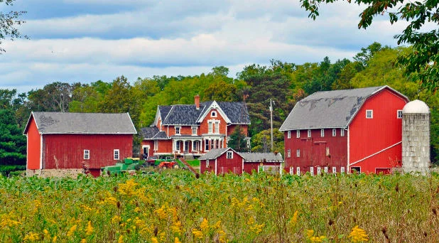 656 Cliffside Drive - Country charm with luxury touches small and big.