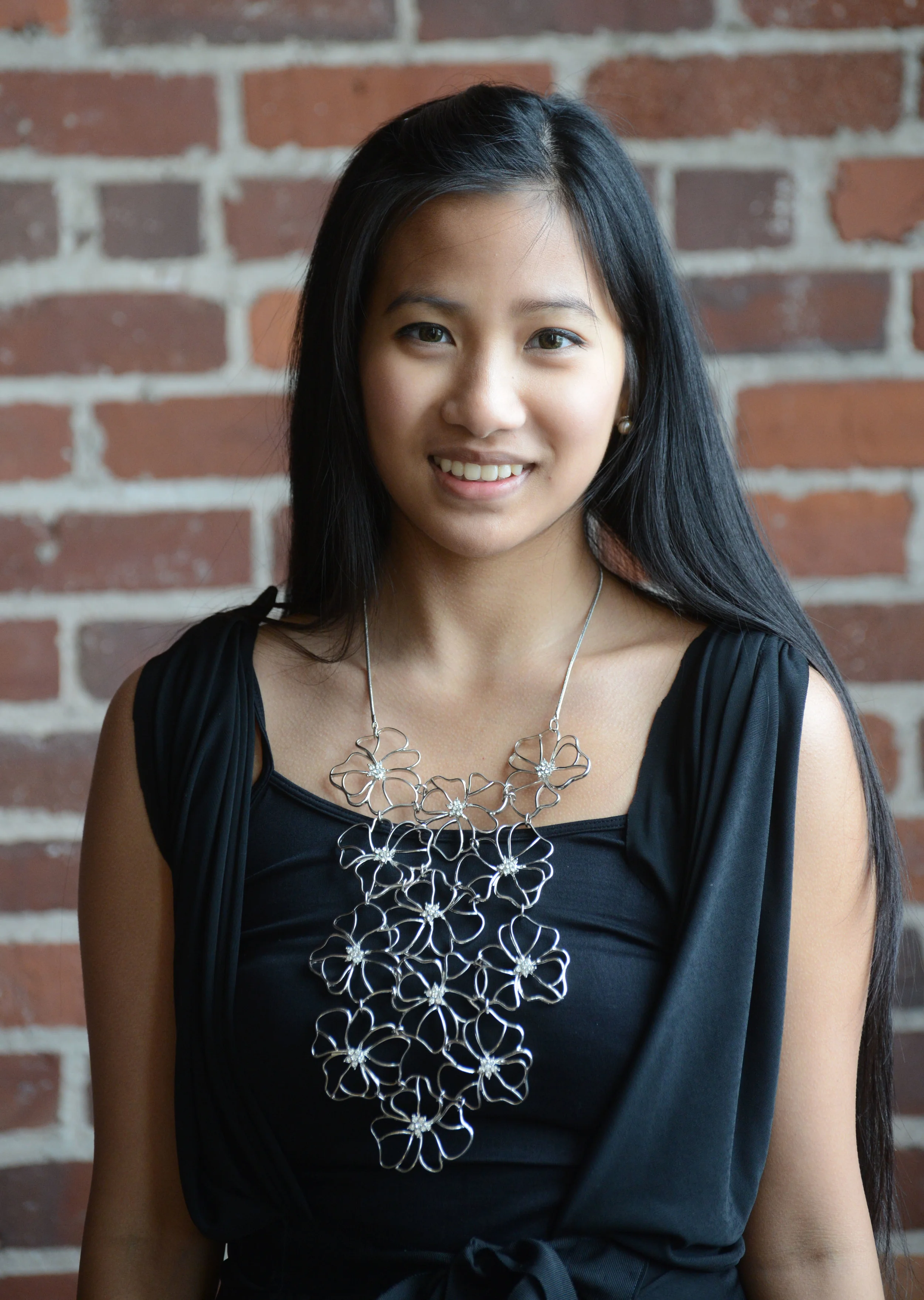 Flower bib necklace