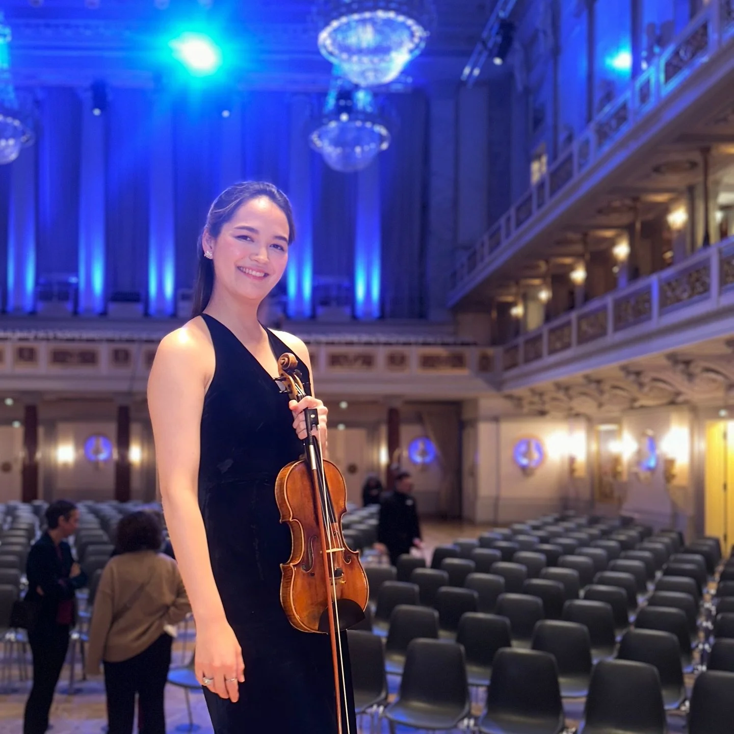 First time performing in Berlin at the beautiful Konzerthaus 🎻🎶✨

@chinekeorchestra 

#berlin #germany #live #concert #classical #music