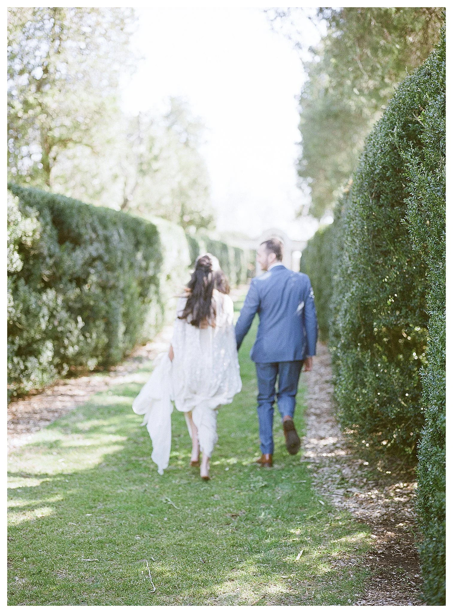 Spring Oatlands Historic House and Gardens Wedding | Andrea Rodw