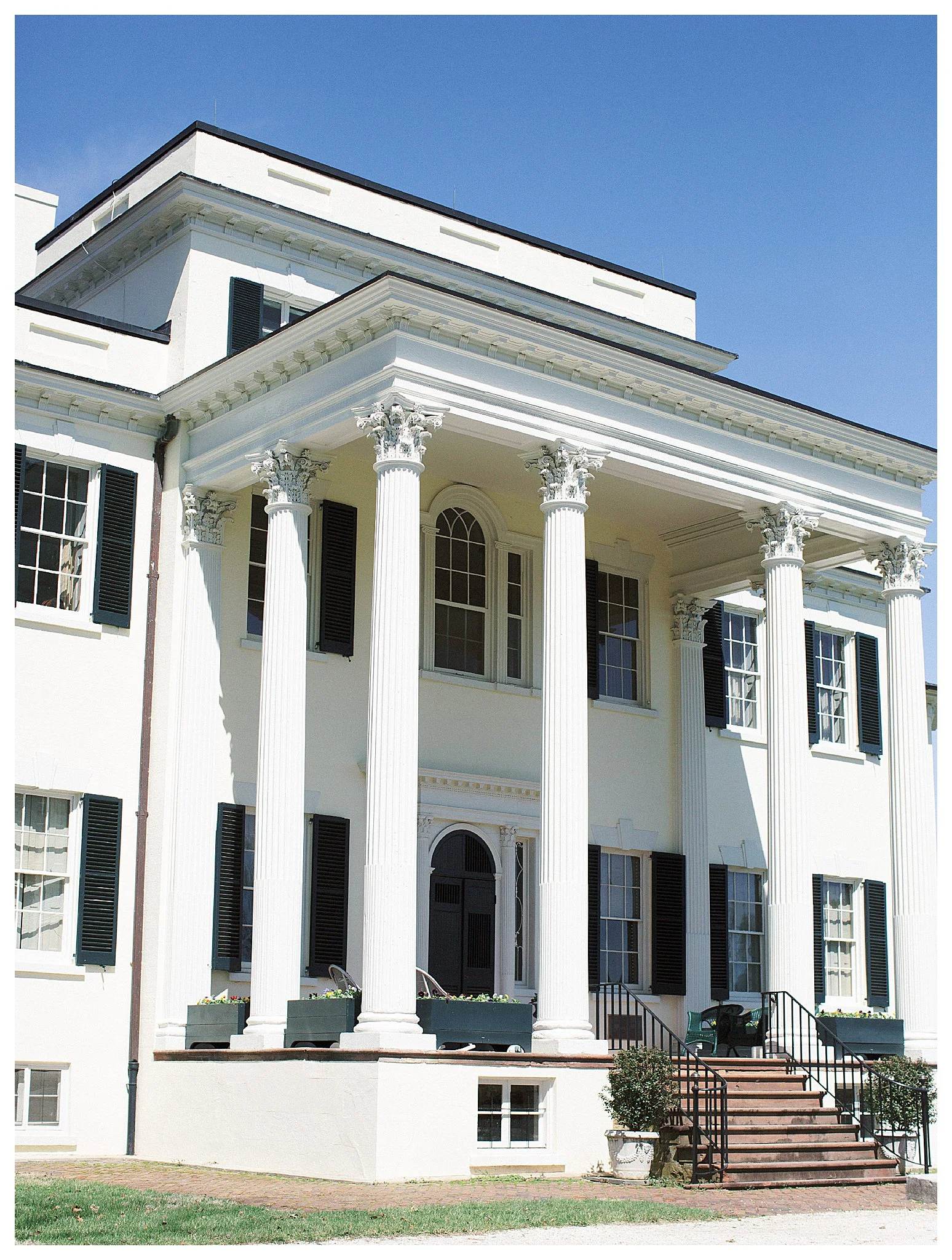 Spring Oatlands Historic House and Gardens Wedding | Andrea Rodw