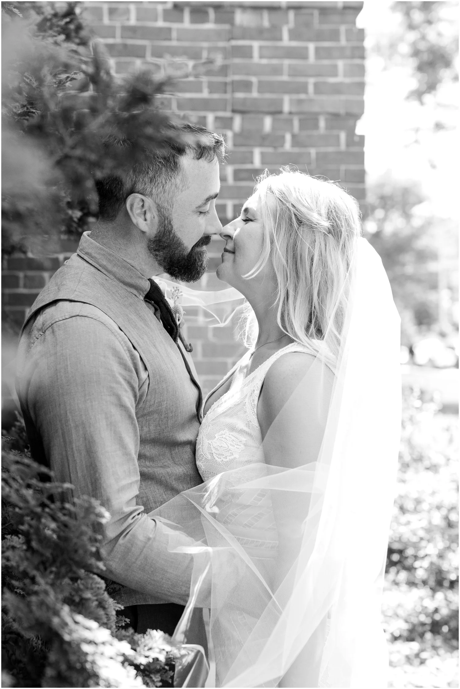 Lord Jeffery Inn Wedding + New England Wedding Photographer