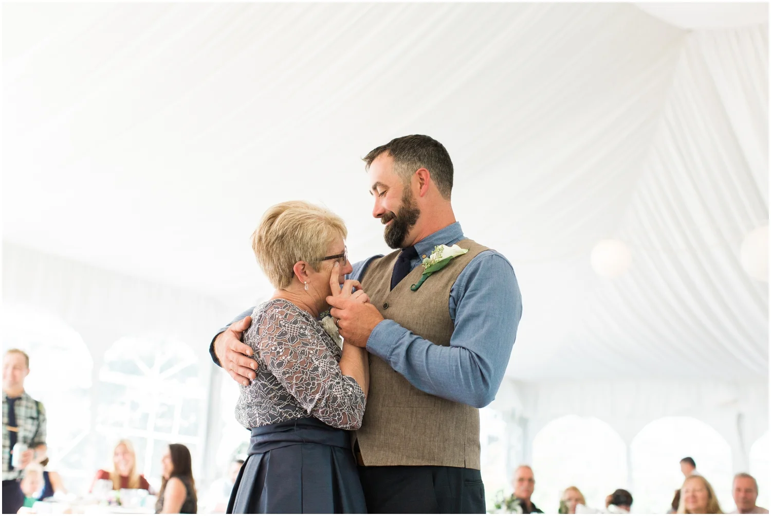 Lord Jeffery Inn Wedding + New England Wedding Photographer
