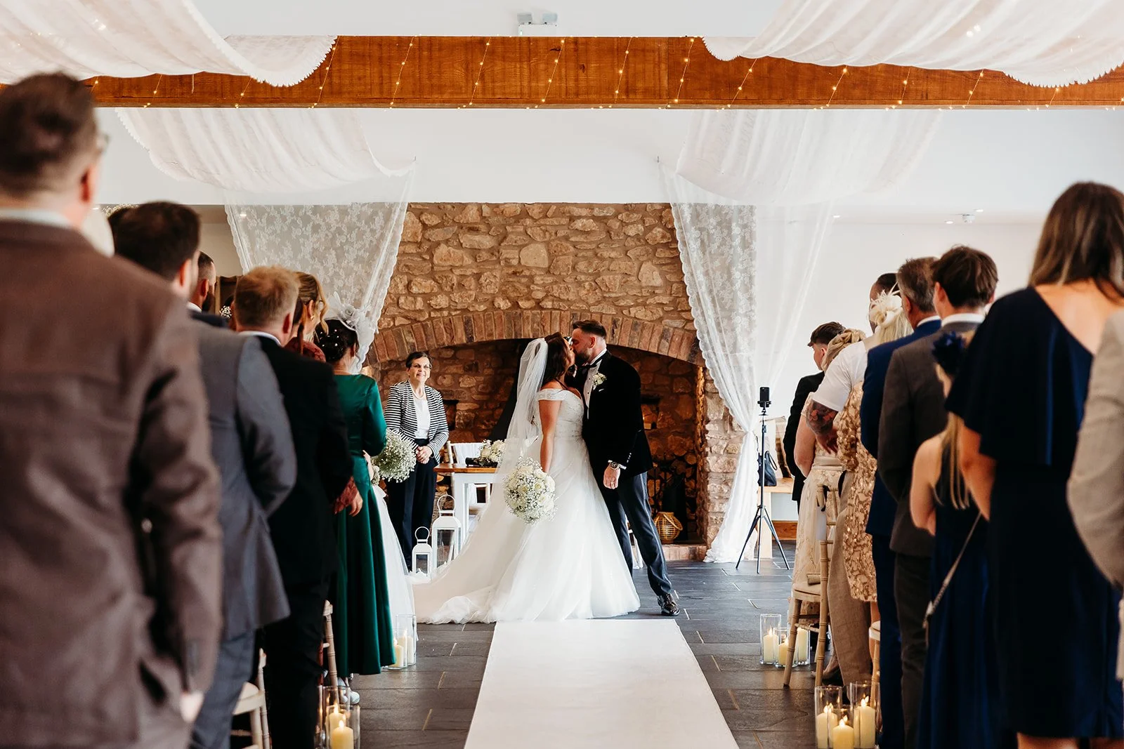 08 quantock-lakes-wedding51.jpg